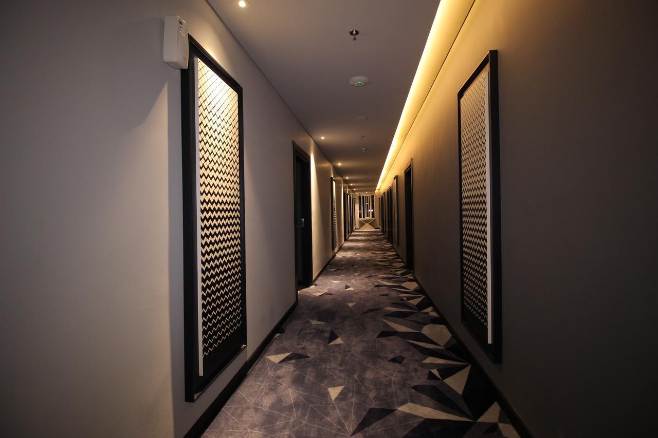 Forriz Hotel Джокьякарта Экстерьер фото